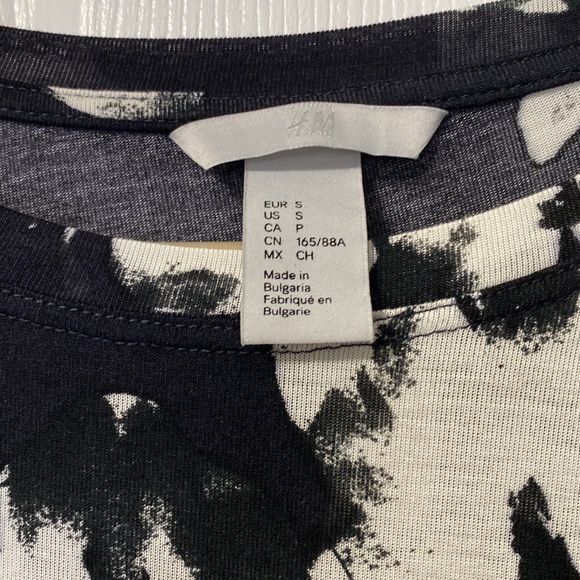 H&M Long Sleeve Tee - Size Small - Picture 4 of 4